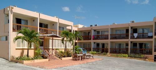 Carib Blue Apartments Oistins Eksteriør billede
